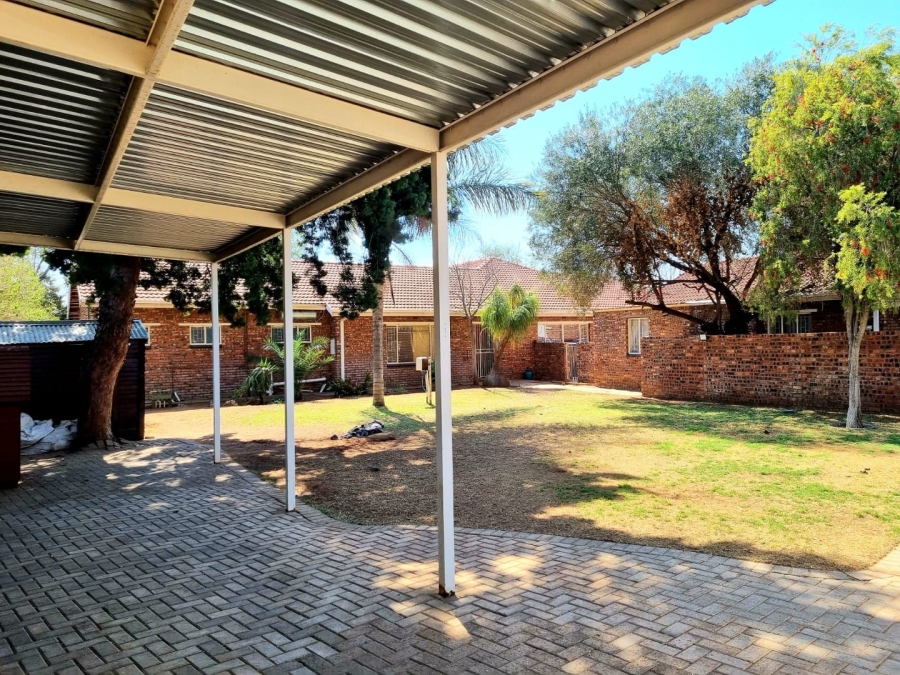 3 Bedroom Property for Sale in Rhodesdene Northern Cape